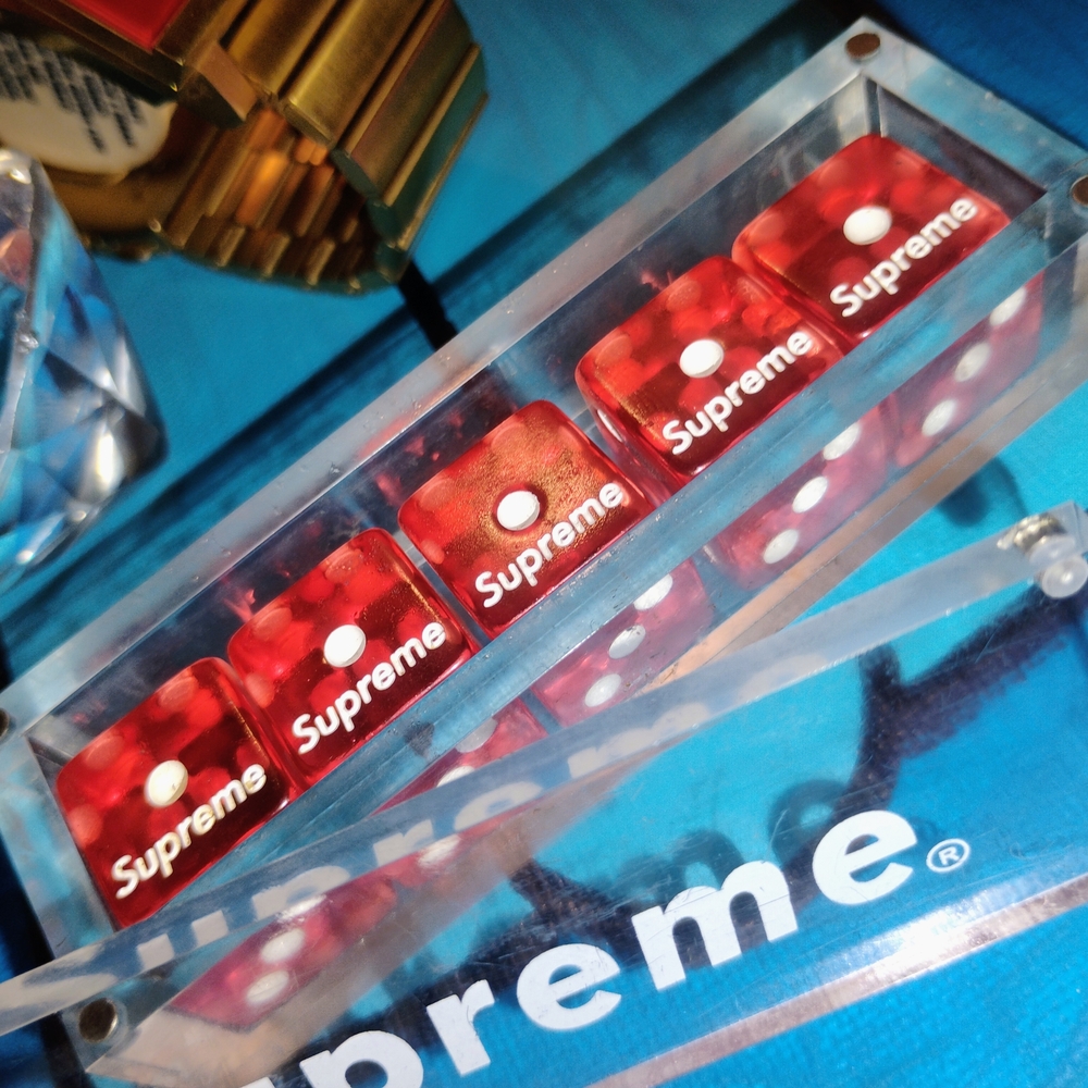 Supreme Red Dice Set - Picture 4 of 4